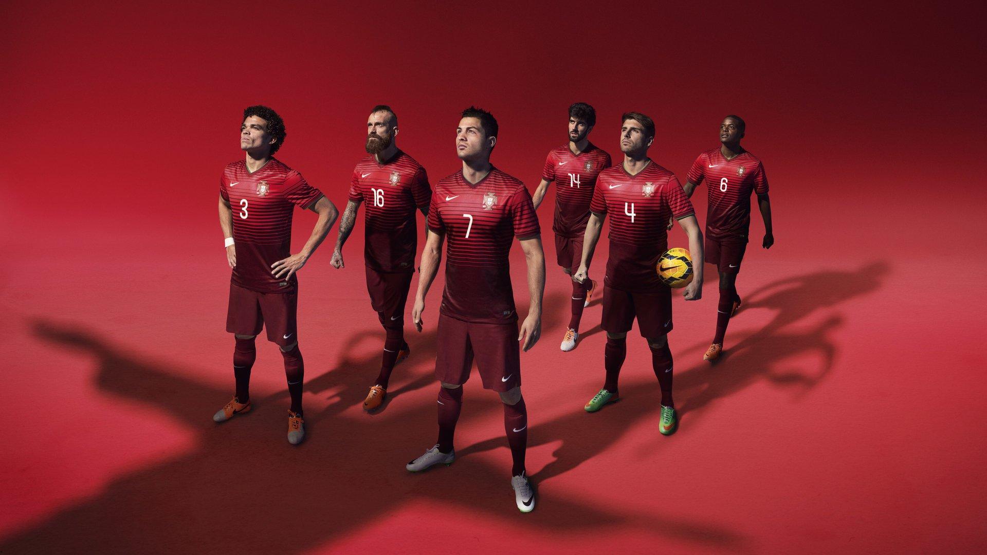 梦剧场平局映照时光易逝，曼联重启之路刻不容缓